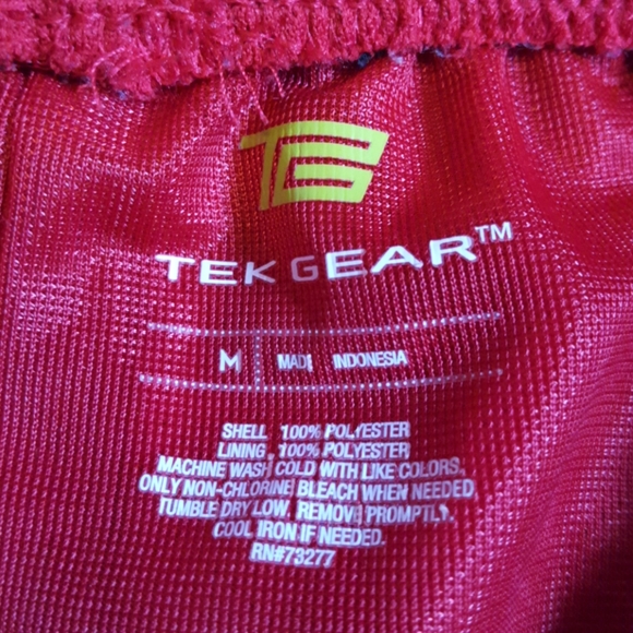 Men's shorts - Picture 2 of 3